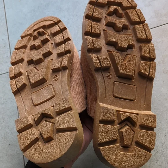 Small Lot Clogs - Picture 3 of 3